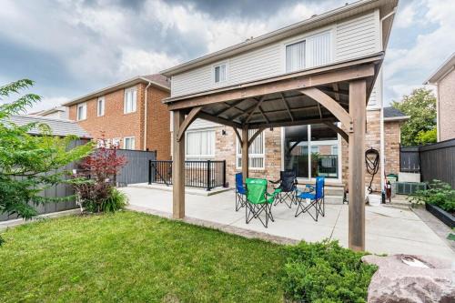 Brampton Apartamento | Garden 2 BR Apt - Free Parking Wifi Laundry Workstation