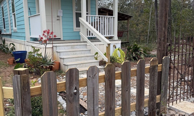 St. Francisville Cabaña | Garden Cottage