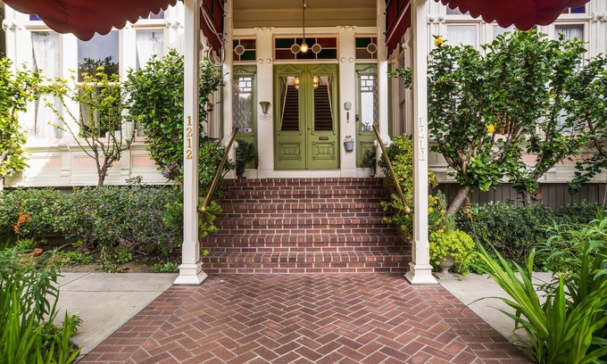 Downtown Cama Y Desayuno | Garden Street Inn, A Kirkwood Collection Hotel