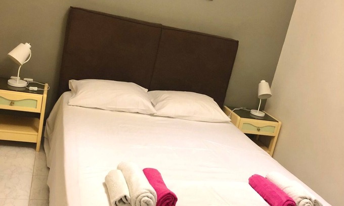 Pigianos Kampos Apartamento | Garden view spacious apartment