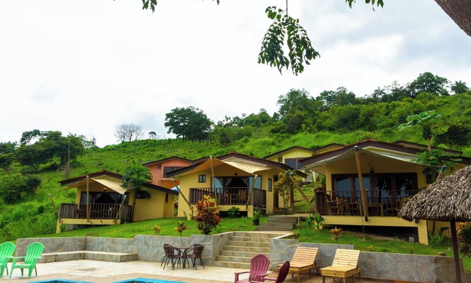 Pueblo Nuevo Cabina | Gatun Lake Lodge Hotel