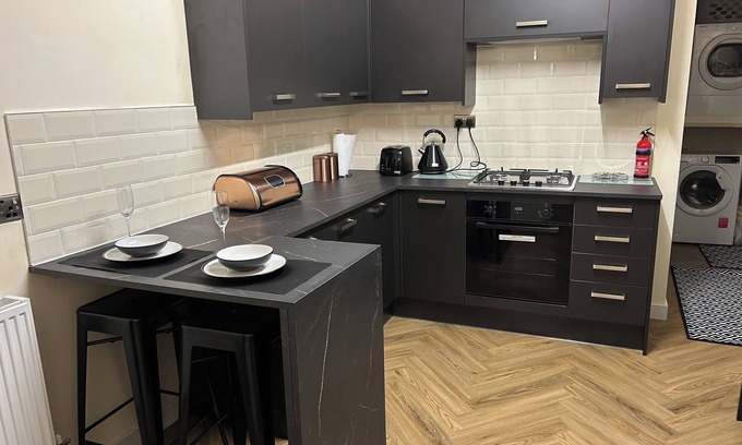 Pentrebach Casa | GETHIN HOUSE3 2min to Bpw and Merthyr Tydfil.A large 3 bedroom house