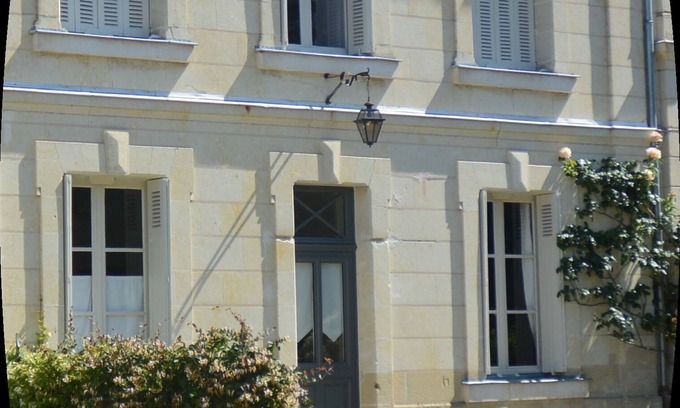 Beaumont-en-Veron Casa | Casa-Tradicional-Baño privado con bañera-Vista al Jardín