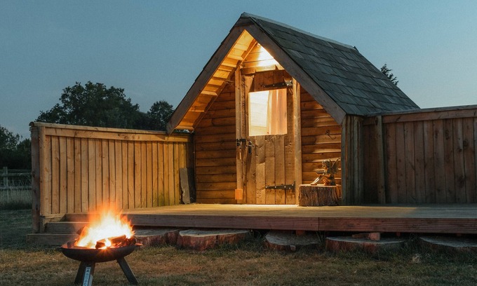 Chippenham Casa | Glamping at the Retreat Wiltshire is Rural Bliss