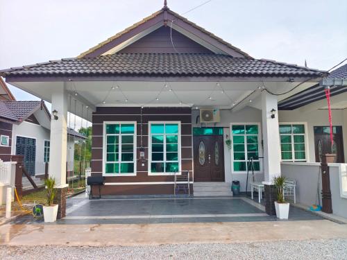 Kampung Pengkalan Maras Casa | Glamstay BatuRakit Instep,Umt,Unisza,Ipg