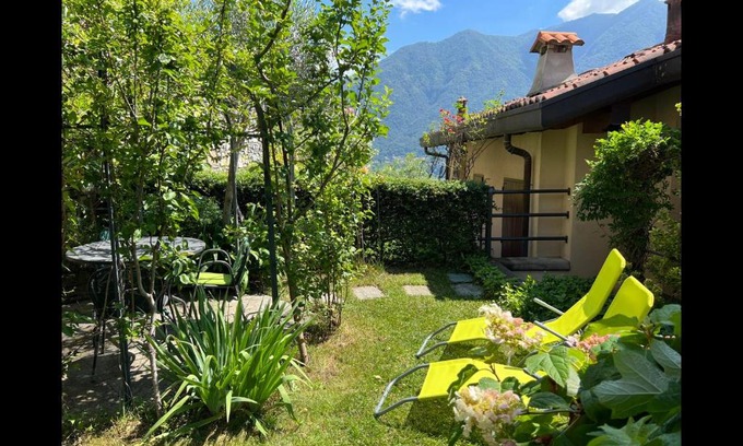 Carate Urio Casa | Glittering Lake View