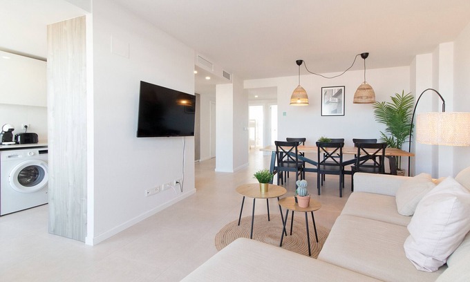 Canet de Berenguer Apartamento | Global Properties: Moderno apartamento de dos terrazas con vistas al mar y a la montaña.