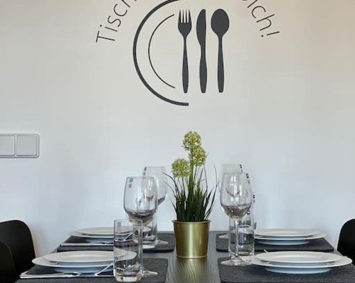 Aue Apartamento | Goethe Palais Suite Zauberlehrling 4P l Lift l Parkplatz I Zentrum I Helios