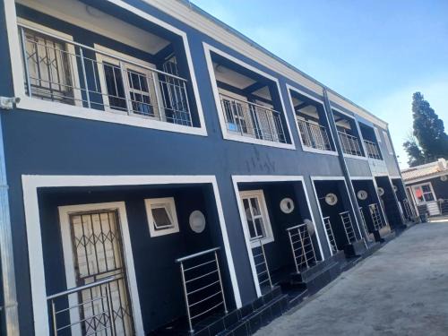 Greater Johannesburg Metropolitan Area Apartamento | Gold Crown One Bedroom Self-Catering Apartment With NetFlix & YouTube