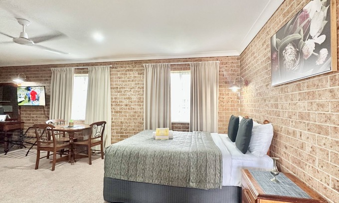 South Tamworth Hotel | Golden Grain Motor Inn