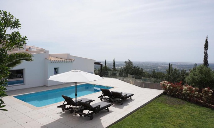 Valados Villa | Goldra Cozy Villa with private pool