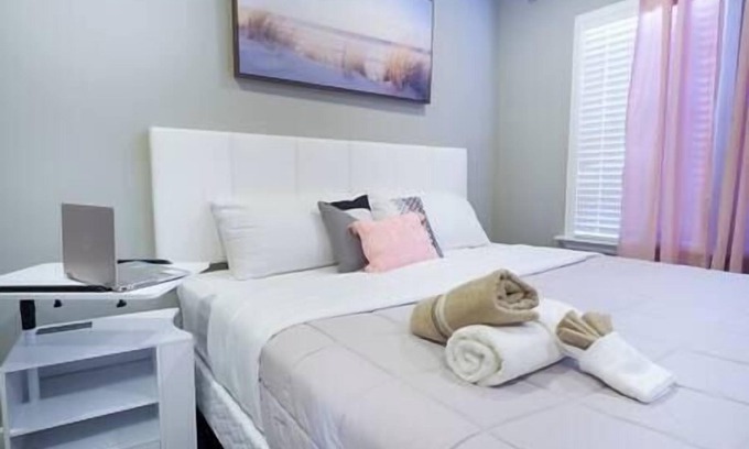 Sioux City Casa | Golf Course Views House 5BR-5Beds, 100% Fiber.