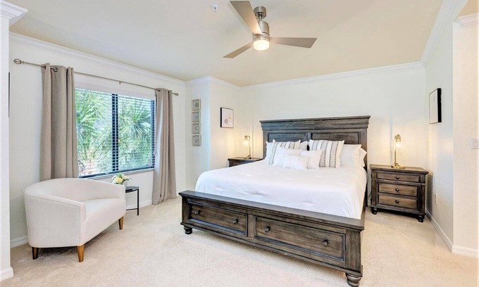 Lakewood Ranch Condominio | Golf/Lake Views, Larger Corner Condo, King/Queen