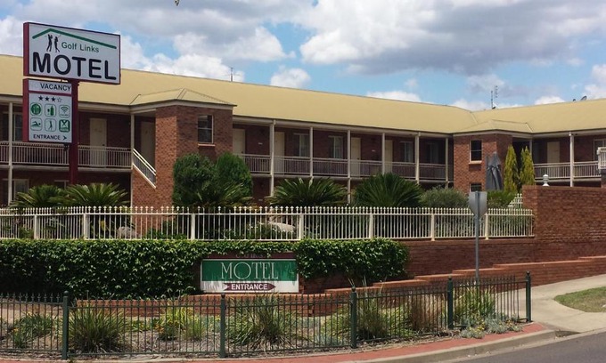 West Tamworth Hotel | Golf Links Motel