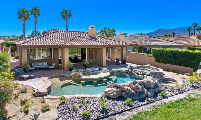 La Quinta Villa | Golf Lovers' Haven: Luxury Living in the Heart of PGA West!