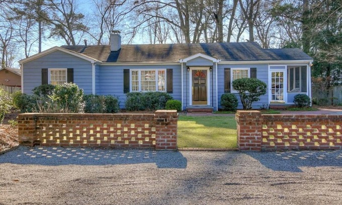 Aiken Cabaña | Gone Away Cottage-Lovely Aiken/ Horse District