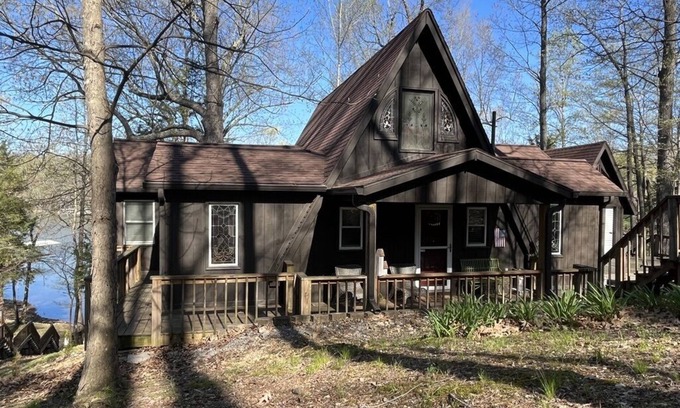 Eddyville Casa | Gorgeous A-frame on Lake Barkley cove: private dock, fire pit, pets ok