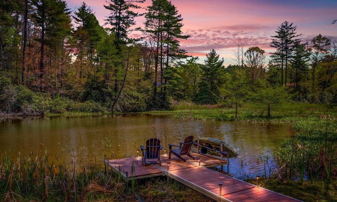 Cashiers Cabaña | Gorgeous Cottage on Private Lake - Walk to Town