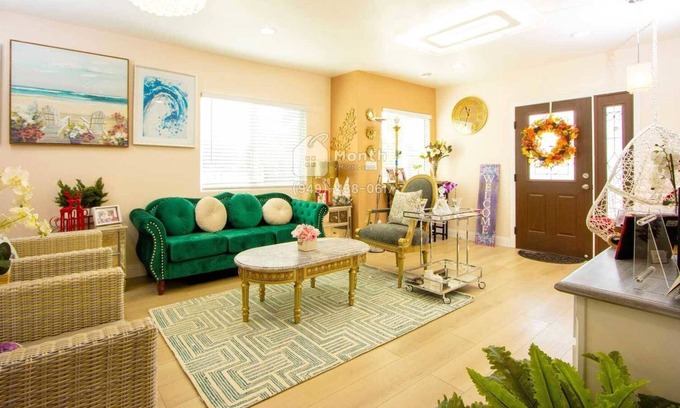 Bakersfield Casa | Gorgeous Home on Jefferson St