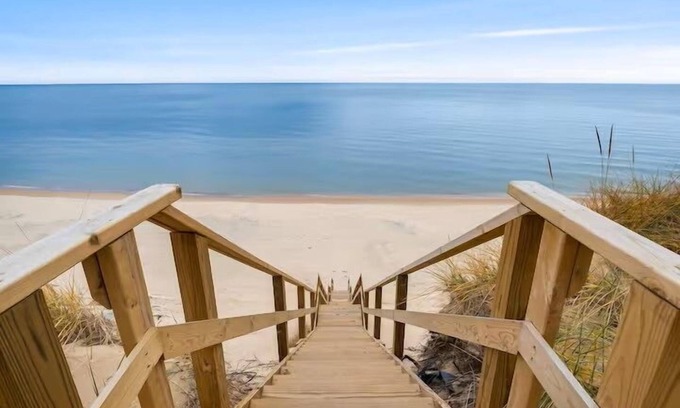 Bluffton Cabaña | Gorgeous Lake Michigan Beach
