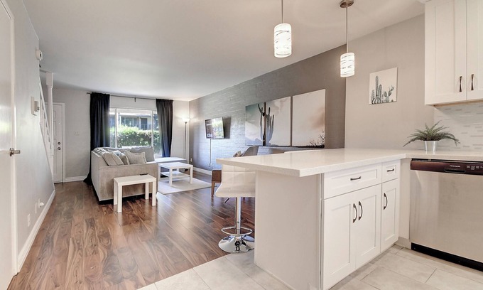 Fashion Square Casa | Prime Old Town Scottsdale Townhouse por Fashion Square * Recién listado *