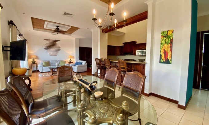 Esterillos Este Condominio | Condominio de lujo, hermosa piscina. Playa Bejuco