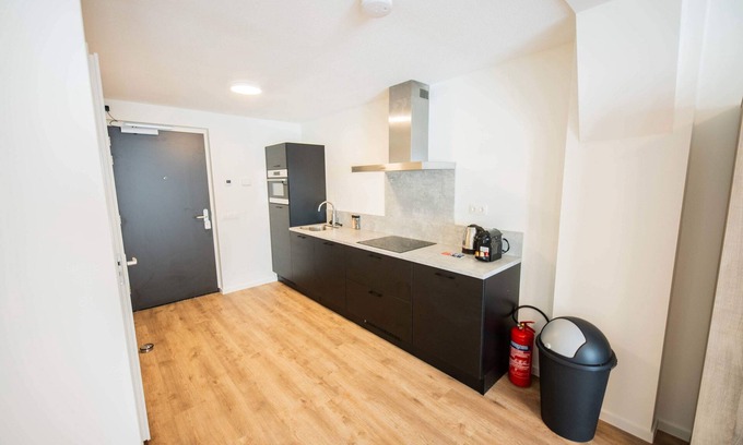 Kop van Zuid Apartamento | Gorgeous serviced studio 46m2 -PRH14G-