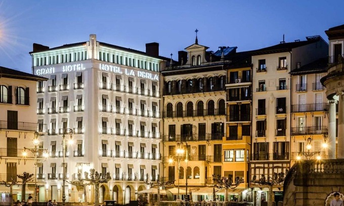Centro de Pamplona Hotel | Gran Hotel La Perla