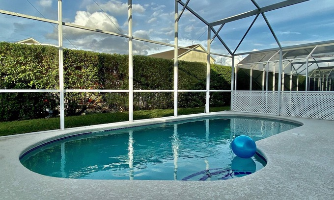 Westbury Casa | Grand Luxury Pool Home near Disney & Universal