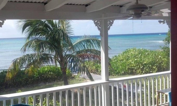 Cockburn Town Cabaña | Grand Turk Ocean Front Cottage en la hermosa playa de picota