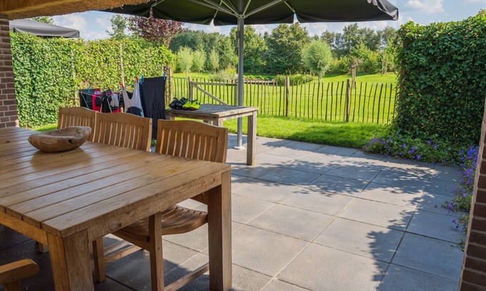 Dwingeloo Otro | Grandeur Farmhouse in Dwingeloo at a National Park