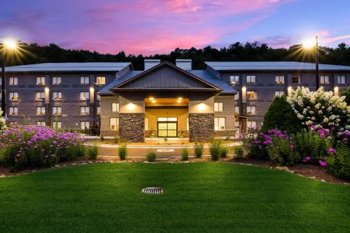 Boone Hotel | Graystone Lodge, an Ascend Collection Hotel