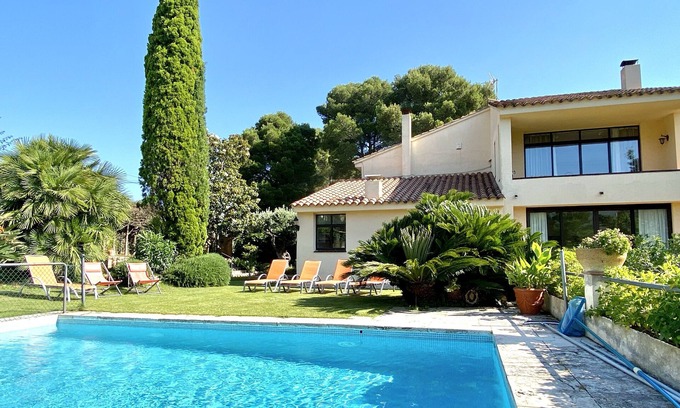 Begur Casa | Gran Casa Económica Piscina Privada Begur.