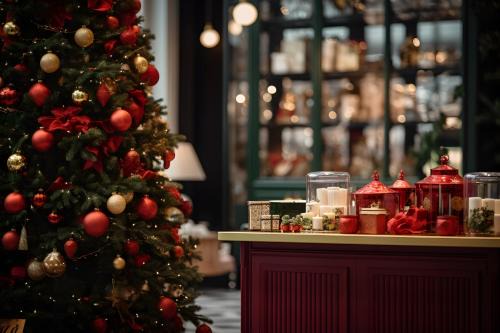 Turnham Green Apartamento | GREAT DEAL - Bright 2Bd 2Bth Apartment with Private Balcony