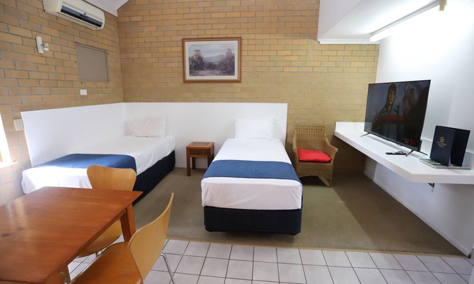 Monkland Hotel | Great Eastern Motor Inn