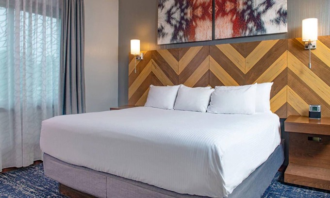 Lake Delton Condominio | Great getaway in the Wisconsin Dells - includes waterpark passes for 8