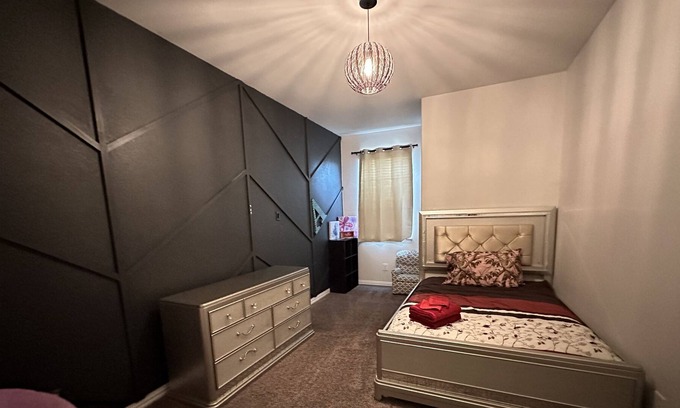 Keller Casa | Great Keller house close to DFW airport swimming pool hot tub and movie theatre