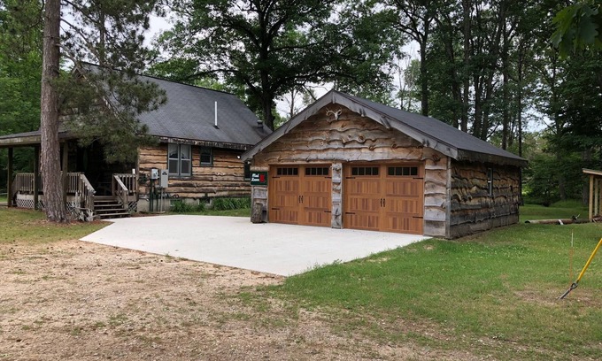Luther Cabina | Excelente ubicación para ORV / motos de nieve, caza y pesca