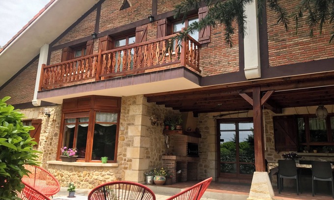 Murgia Casa | Genial ubicacion perfecto para grupos 15 plazas. Jardin particular con barbacoa
