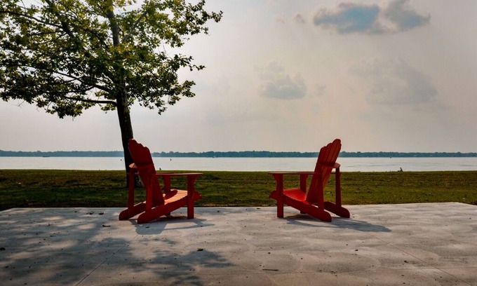 Amherstburg Cabaña | Great on the water getaway