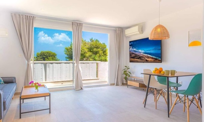 Gran Alacant Apartamento | Great Top Apartment: Sea views, terrace and pool