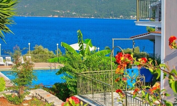 Sami Hotel | Green Bay Hotel