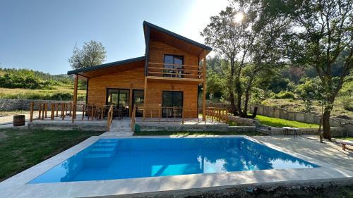 Albania Chalet De Esquí | Green Oasis