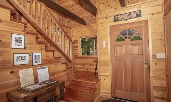 Ridgewood Casa | Green's Haven: casa de 2 dormitorios / 2 baños y alquiler de esquí en Carnelian Bay, capacidad para 6