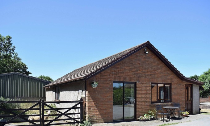 Llansantffraed Cabaña | Greenmeadow Bungalow