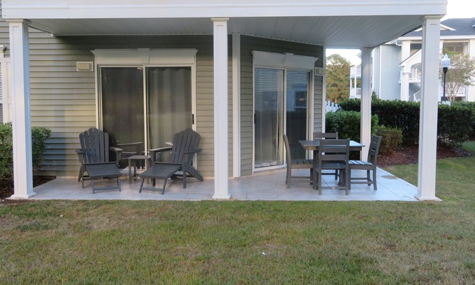 Calabash Condominio | Planta baja 2BR / 2BA Golf View Condo