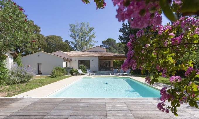 Fontvieille Villa | Planta baja de la casa; a 5 minutos del centro de la ciudad