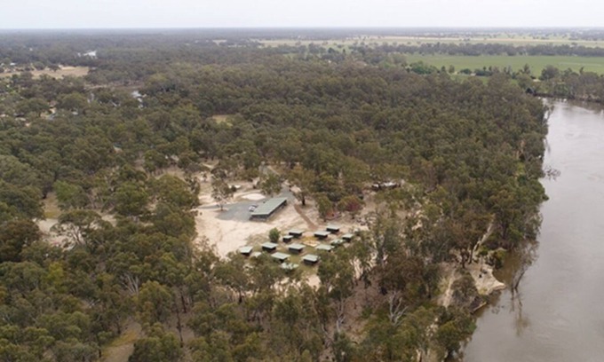 Torrumbarry Alquiler De RV | GROUP CAMP ON MURRAY RIVER NEAR ECHUCA / MOAMA