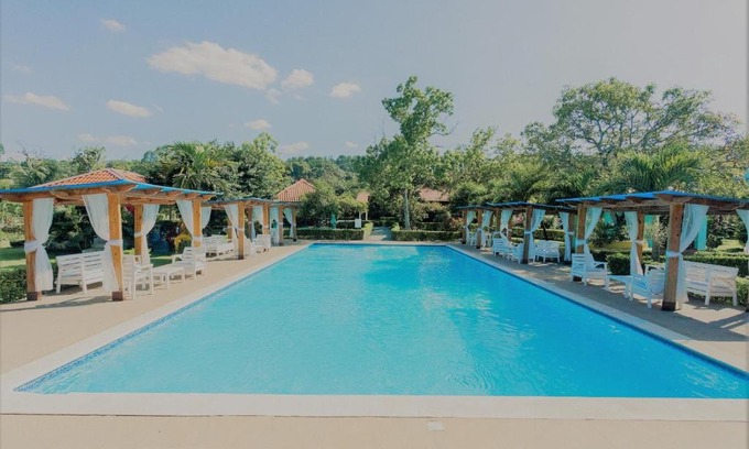 Bonao Hotel | Guacamayos Hotel