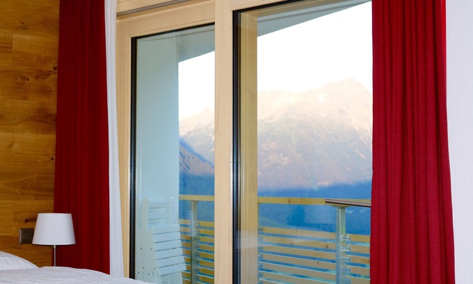 Guarda Cabina | Guarda Lodge